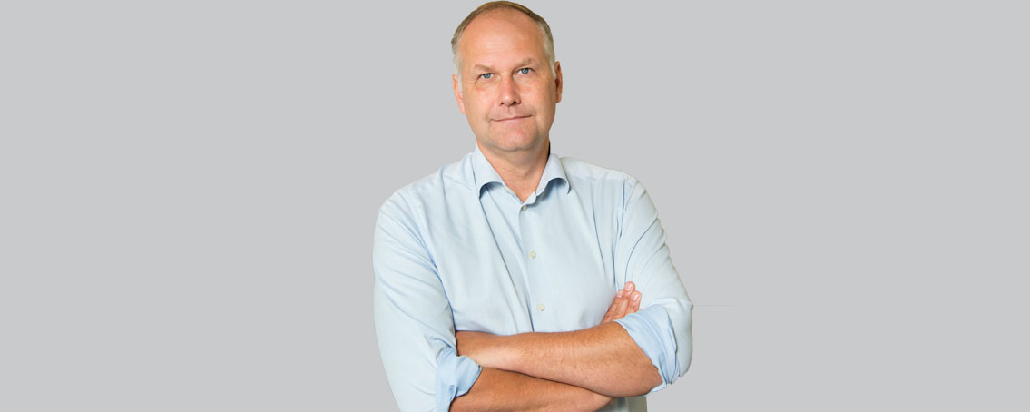 Jeykob Blekning yalangoch tanasi fotosurati